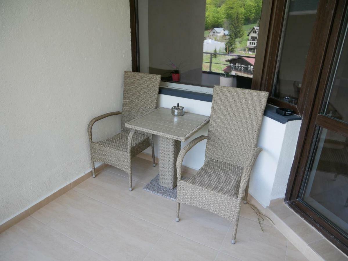 Riky Apart Mountain View Apartment Sinaia Luaran gambar